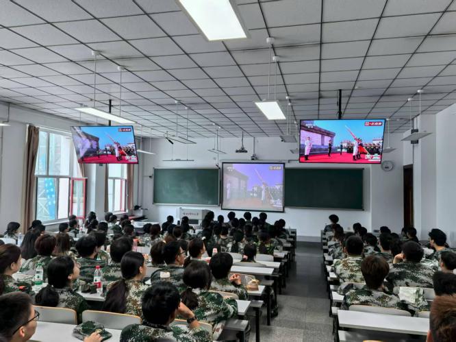 公卫学院青年热议“纪念中国人民抗日战争暨世界反法西斯战争胜利80周年大会”